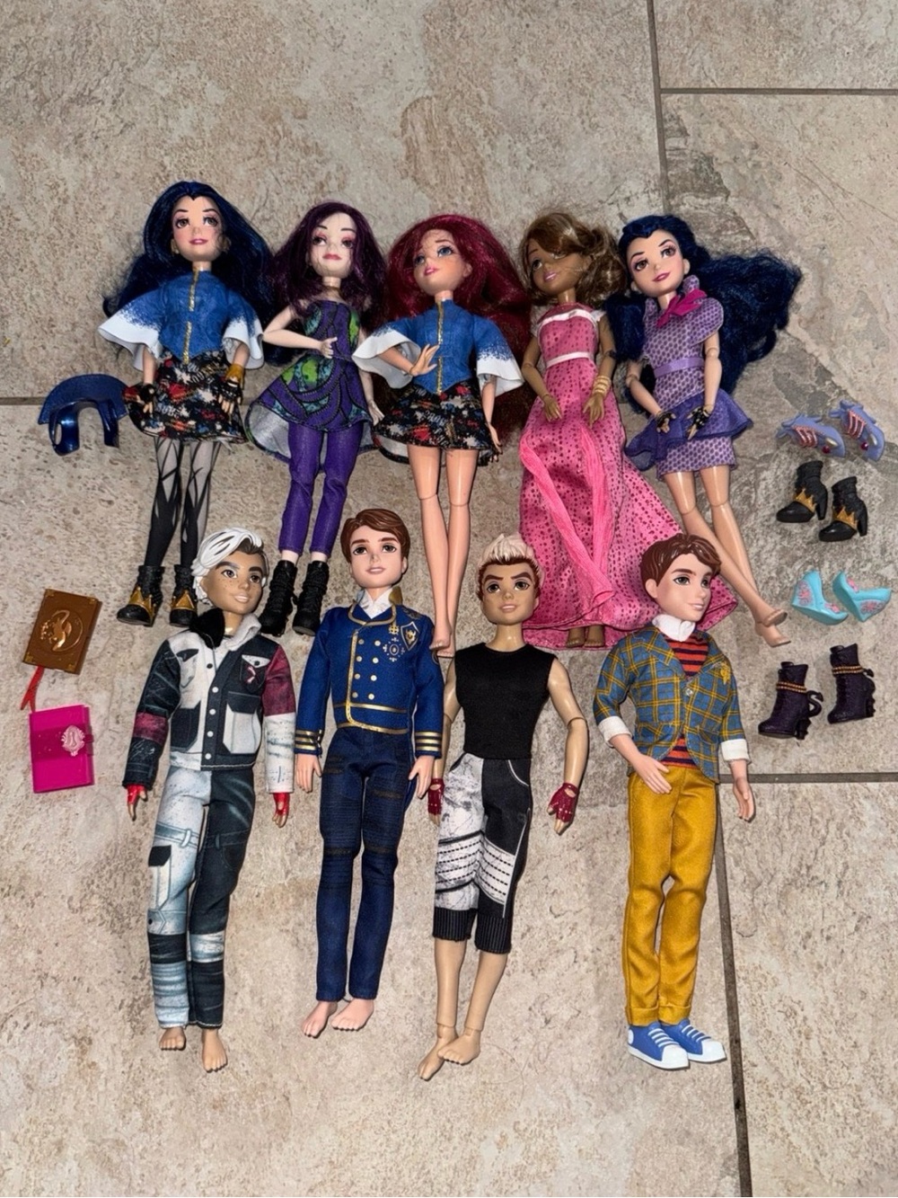 Disney Descendants Doll Lot